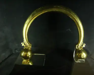 IMG_0600 Golden jewel, Vix, 6th century BC.