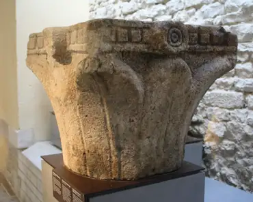 037 Capital with flat foliage, 11th century. In the 11th century the monastic life in Cluny was austere, a fact reflected by the decoration of the Cluny II church.