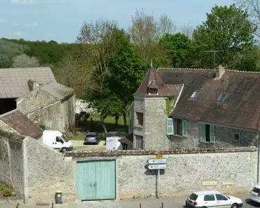 P1160214 Village of Blandy-les-Tours.