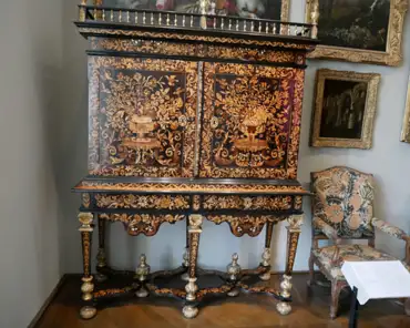 P1000668 Cabinet, wood and marquetry, Paris, ca. 1670.