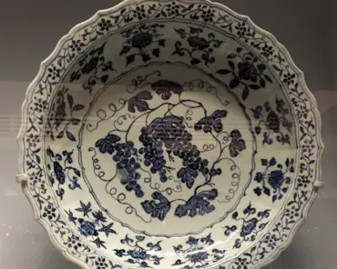 20160227_160702 Dish with flower decoration, Jingdezhen kilns (Jiangxi), Ming dynasty (1368-1644), Yongle era (1403-1424). Porcelain 