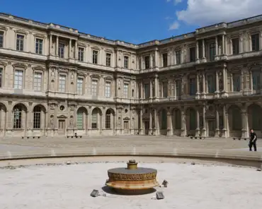 P1190976 Square courtyard inside Le Louvre.