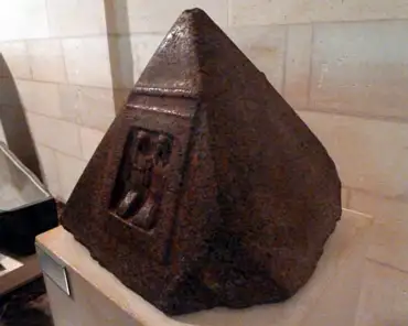 P1110979 Top of the pyramid (pyramidion) of the finance chief of Memphis Iniouia, ca. 1300 BC, Saqqara.