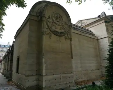 P1200006 Cenotaph-shaped entrance pavilion.