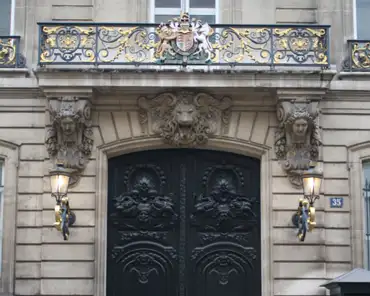 IMG_2074 Rue du faubourg Saint-Honoré: hotel Chevalier, 1714. UK embassy.