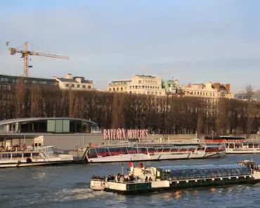 BateauxMouches Bâteaux-Mouche, leisure boats on the Seine river.