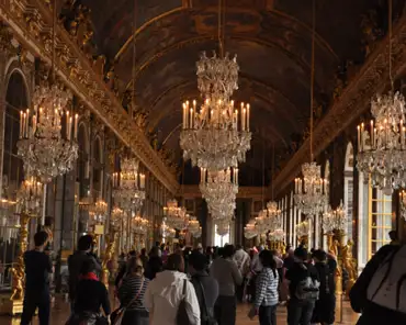 273 Galerie des glaces / mirrors gallery.