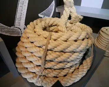 P1060139 Grelin rope.