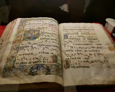 P1130369 Mass music book, late 15th century.