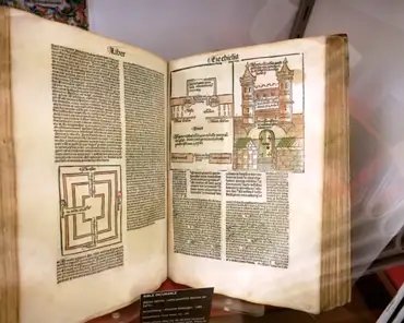P1130376 Bible, printed in Nuremberg by Antoine Koberger in 1486. With woodcut prints.