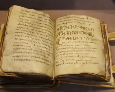 Bibliotheque_humaniste_13 Merovingian lectionary, manuscript on parchment, 7th century.