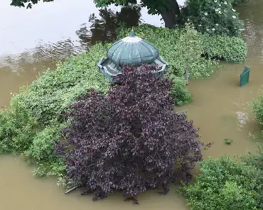 IMG_2110 Vert-Galant garden during the June 2016 flood.