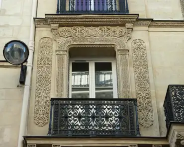 P1120383 Richelieu street.