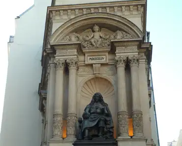 P1120384 Statue of Molière, a 17th century playwriter.