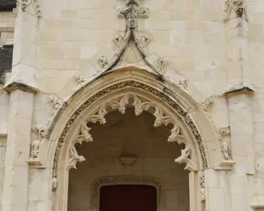 P1180722 Saint-Georges church, 11th-16th centuries. Gothic door.