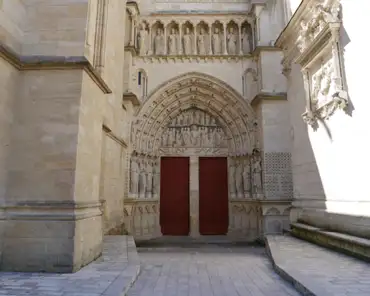 P1120058 Royal portal, mid-13th century.