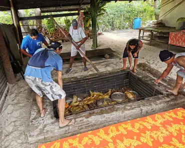 20201004-210124 Traditional Tahitian oven at Tara's restaurant.