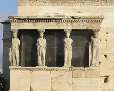 pb090418 The Caryatids' balcony on the erechtheum (the original statues are in the museum).
