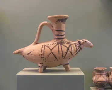 dscf0287 Duck-vase found in a child burial, 900-850 BC.