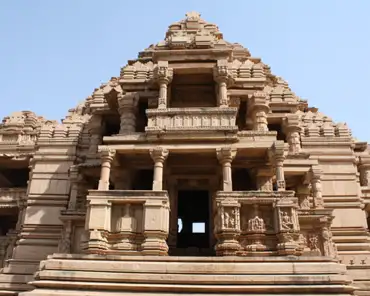 005 Sas Bahu is a set of two 11th century Vishnu temples.