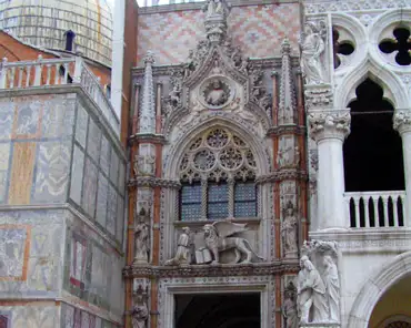 p8230448 Porta della Carta, late gothic, 1542, a passageway between San Marco basilica (left) and the Doge's Palace inner courtyard (right).
