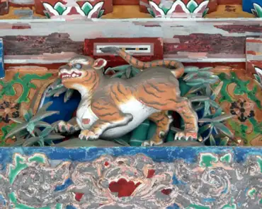 089 Decoration on the five-storey pagoda.
