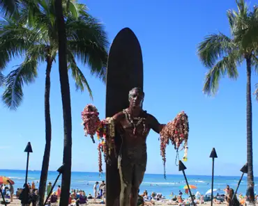 IMG_2454 Statue of Duke Paoa Kahanamoku (1890-1968), won 6 models including 3 golds in 4 Olympics between 1912 and 1932. He introduced surfing to the US East coast,...