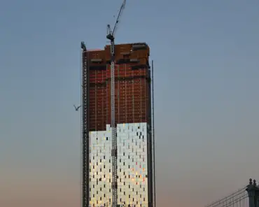 P1000254 One Manhattan Square, 80 stories, 259 m, 2019.